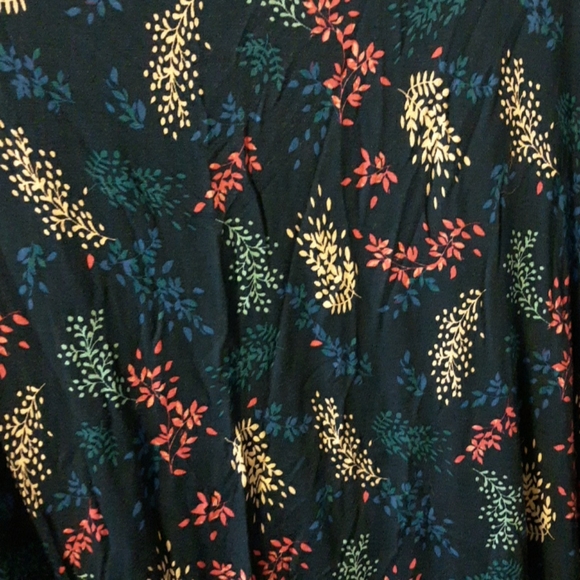 Lane Bryant Plus Size 18/20 Long Sleeve V Neck - Picture 3 of 4